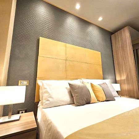 Astoria Supreme - Modern Boutique Suites Лечче Экстерьер фото