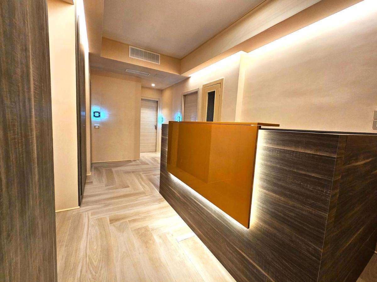 Astoria Supreme - Modern Boutique Suites Лечче Экстерьер фото