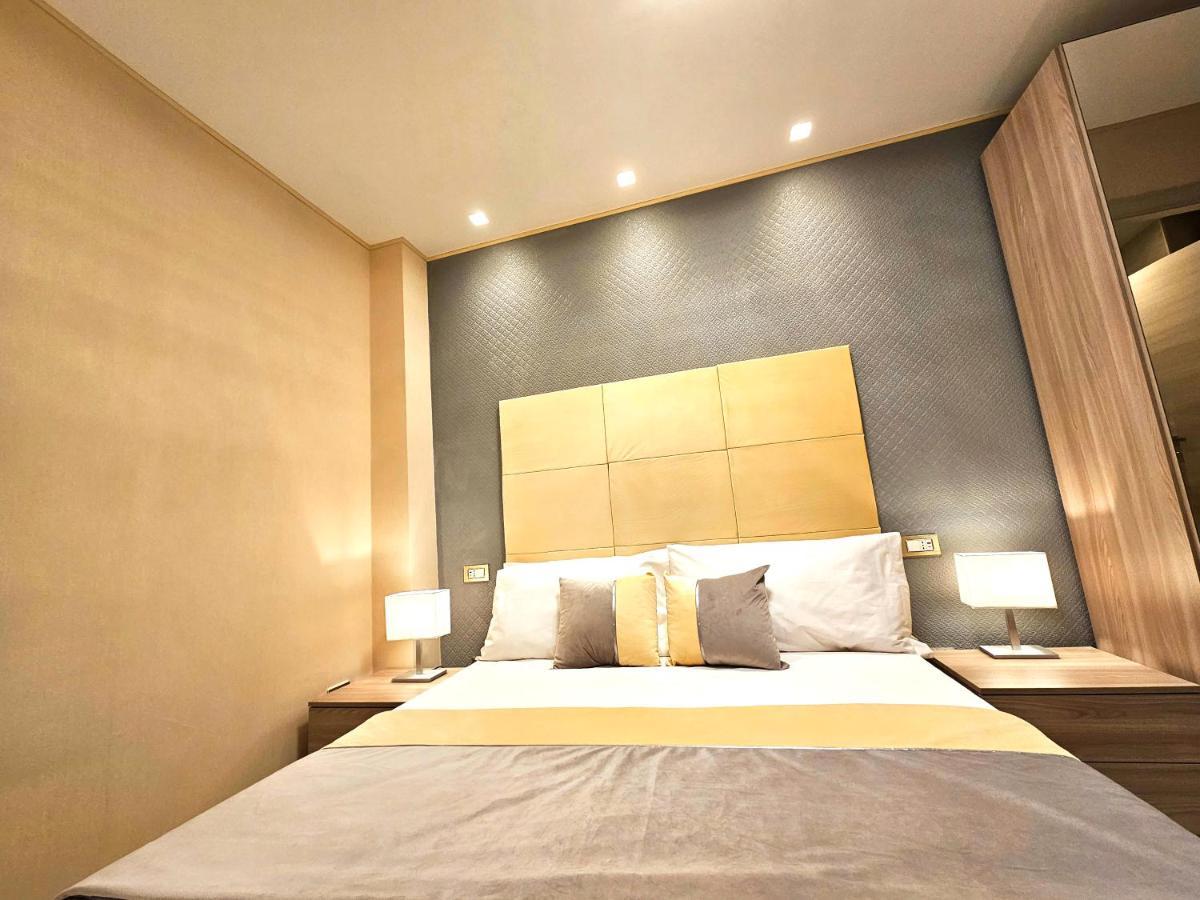 Astoria Supreme - Modern Boutique Suites Лечче Экстерьер фото