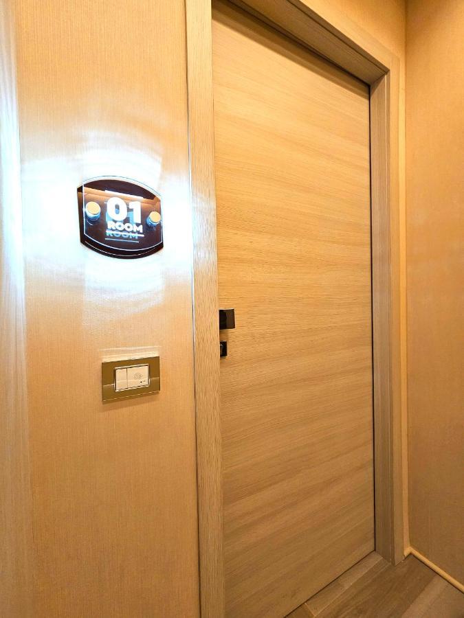 Astoria Supreme - Modern Boutique Suites Лечче Экстерьер фото