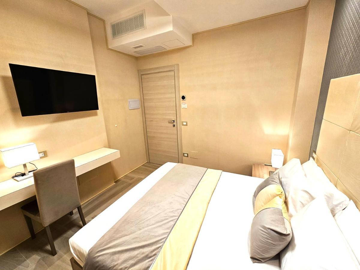 Astoria Supreme - Modern Boutique Suites Лечче Экстерьер фото