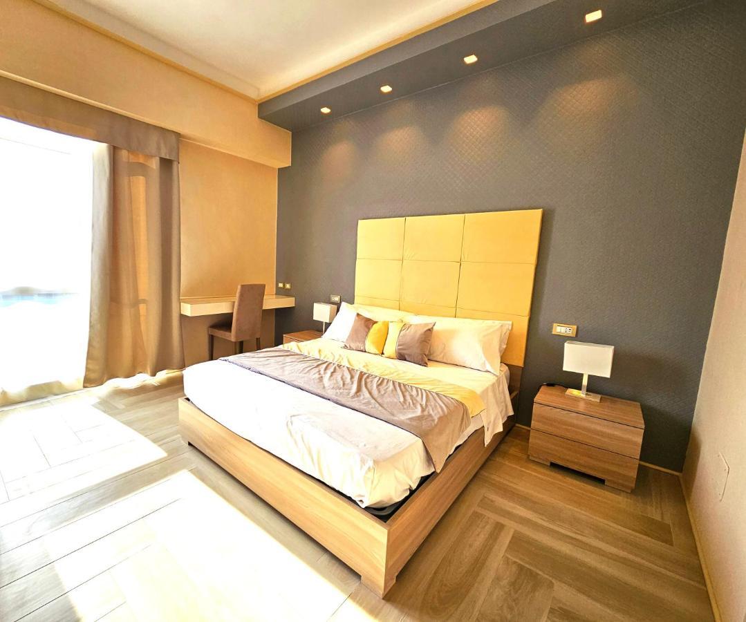 Astoria Supreme - Modern Boutique Suites Лечче Экстерьер фото